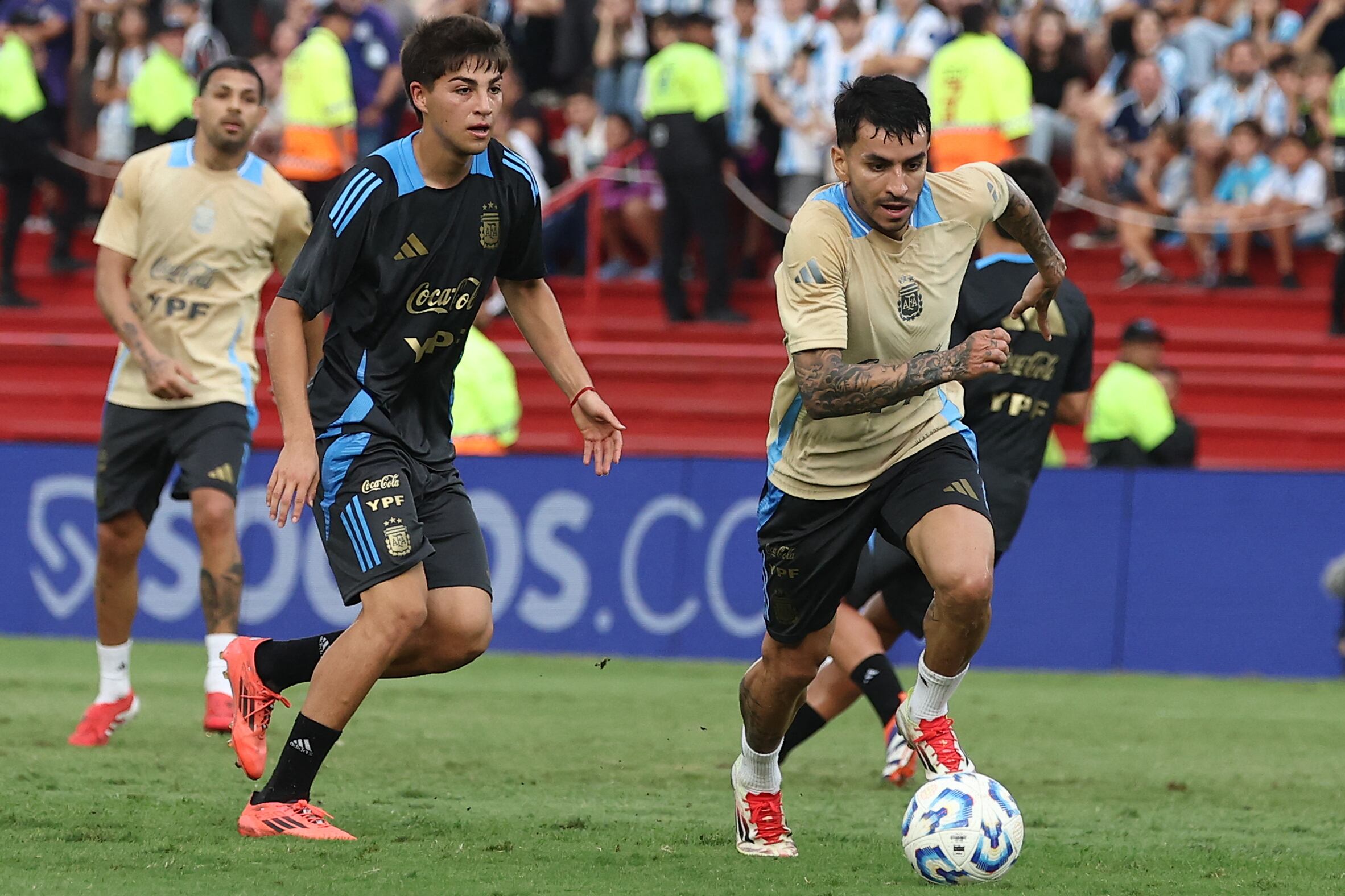 Correa en el entrenamiento con los juveniles