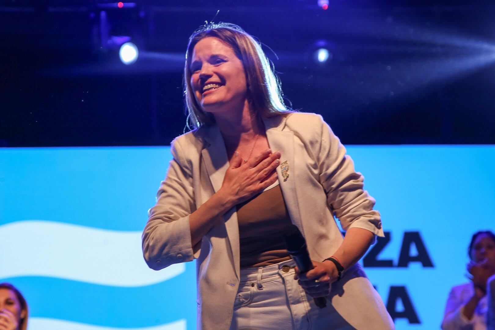 La Justicia de Santa Fe ordenó a Javier Milei a borrar los posteos falsos sobre Caren Tepp