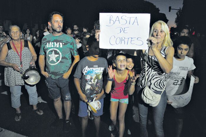 Los vecinos dijeron que llevan centenares de reclamos vanos.