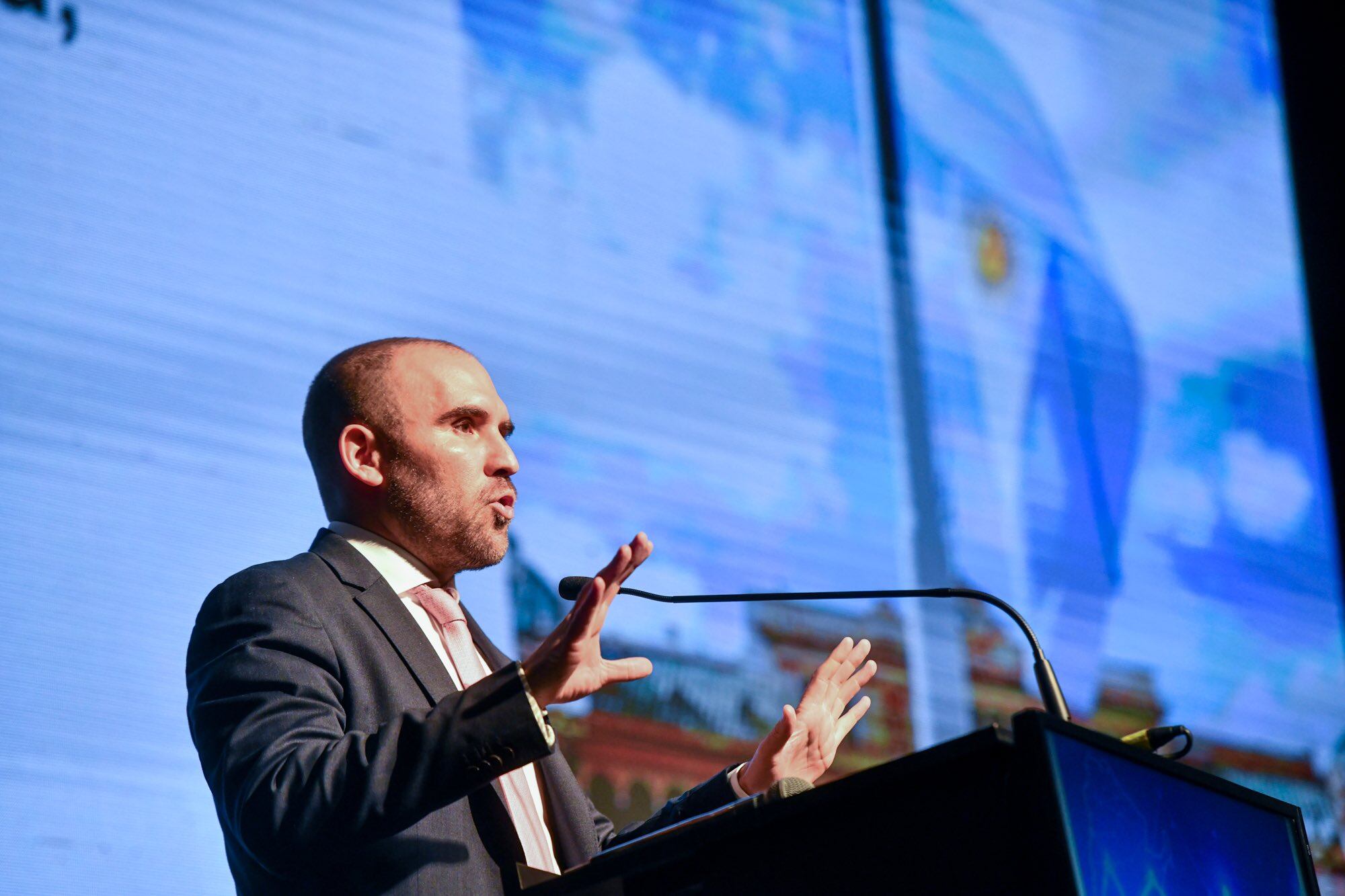 Martín Guzmán confirmó la suba del piso del Impuesto a las Ganancias.