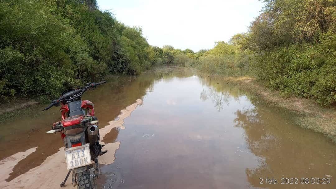 Los caminos a la comunidad San Felipe, cortados por el desborde del Bermejo. 
