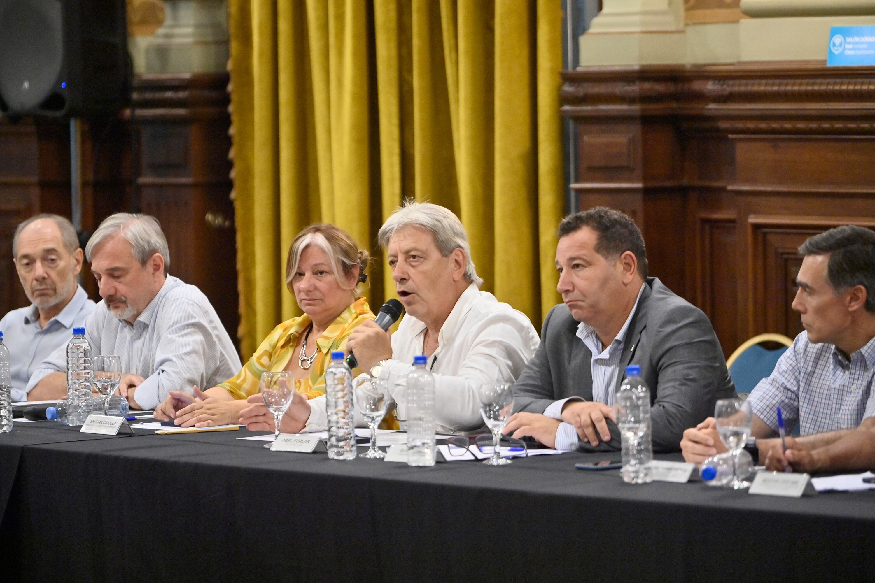 Abel Furlán, secretario general de la UOM; y Elio Del Re, titular de Adimra, encabezaron el encuentro