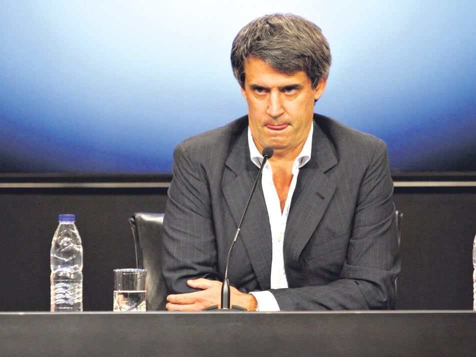 “Con nuestra propuesta subirá el dólar oficial, que no afecta a nadie”, decía Prat-Gay el año pasado.