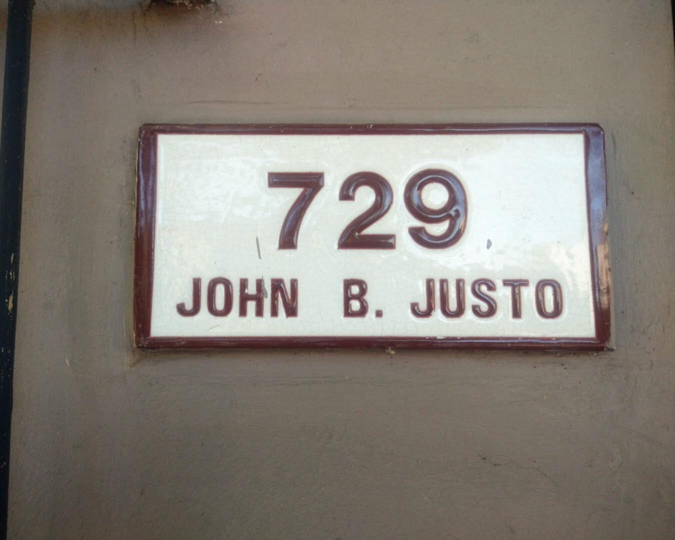 John B. Just St, por @miguelwinstenbaum.