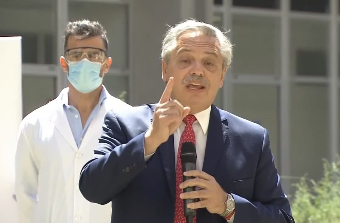 "Cuando se quedan sin argumentos ensucian. Son ellos los que no pueden explicar ante la historia lo que han hecho", advirtió el mandatario. 