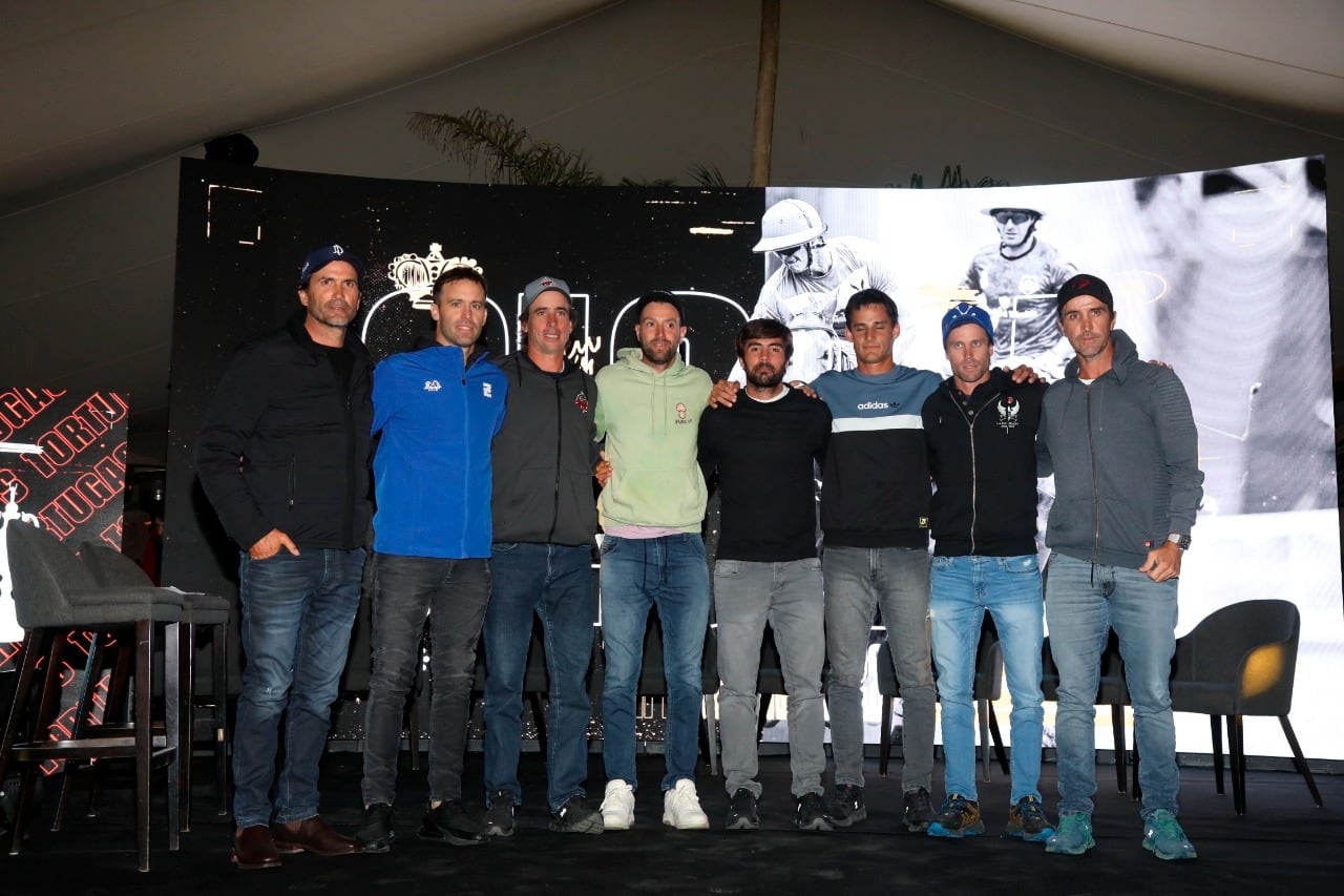 Los integrantes de ocho de los equipos que jugarán la Triple Corona