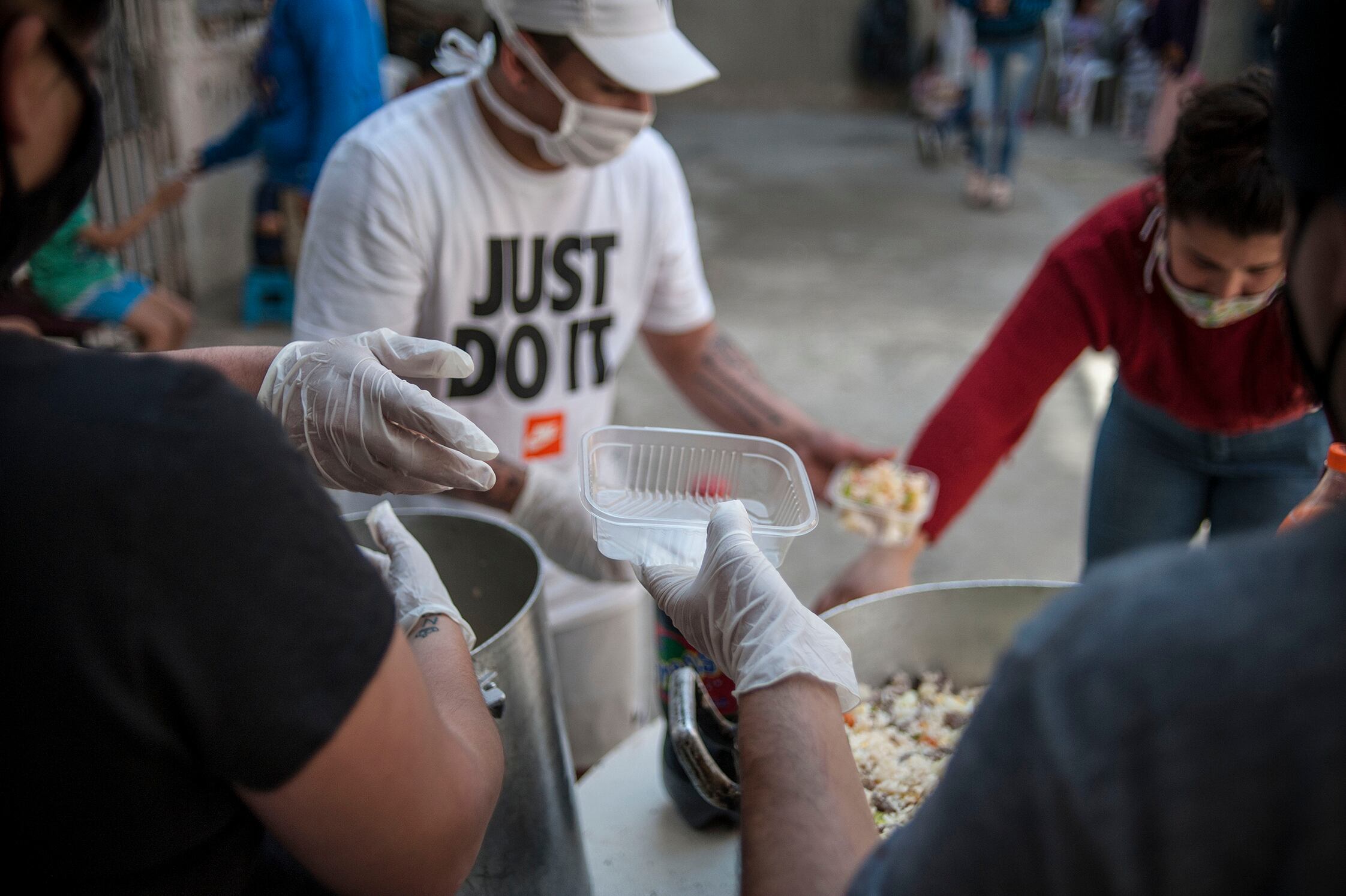 La canasta básica total acumula un alza del 30,9 por ciento en lo que va del año y del 54,7 por ciento en los últimos doce meses.