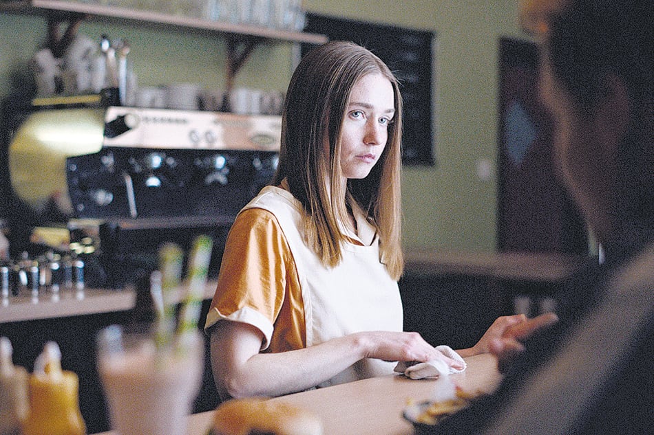 “Soy extrovertida y proceso las cosas de una manera similar a Alyssa, pero no soy tan rebelde”, dice Barden. 