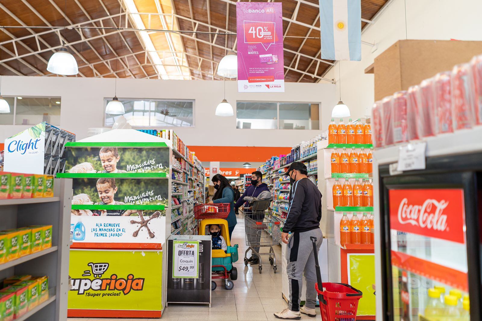 Programa Te Banco Más en los comercios riojanos.