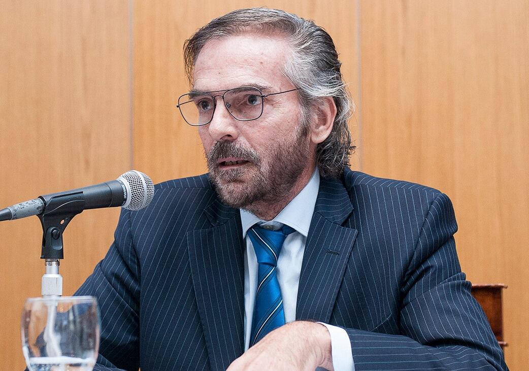 Quien ahora apuntó a la falta de ética fue su antecesora en el cargo, la camarista Ángela Ledesma, en una nota a la que accedió PáginaI12 y que dice que su conducta pone un manto de duda sobre el accionar de la justicia.
