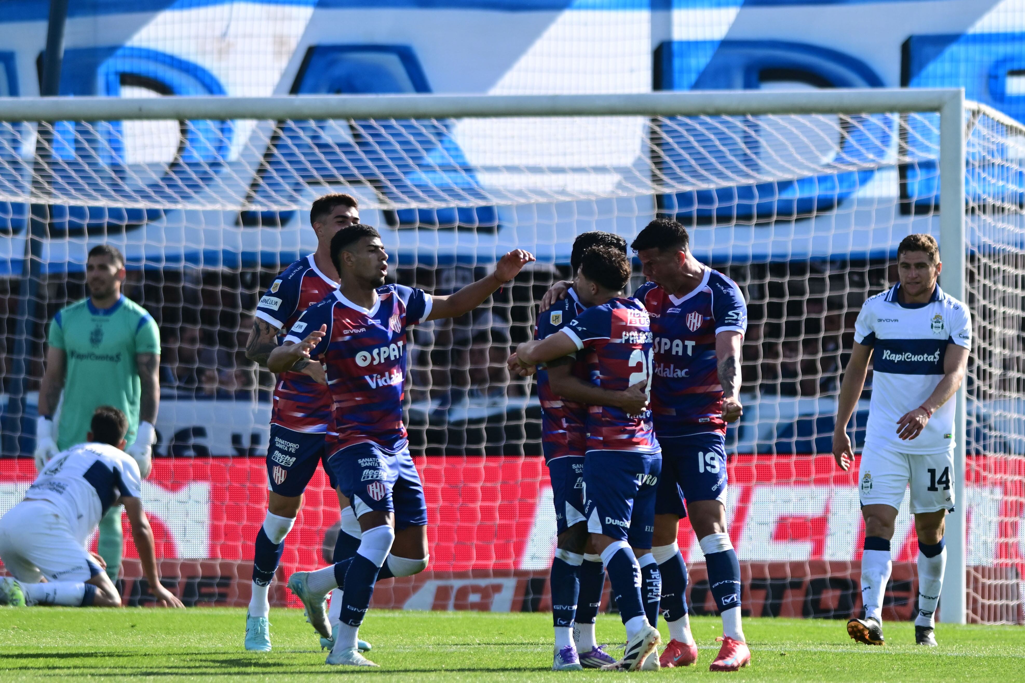 Los jugadores de Unión de festejo en La Plata