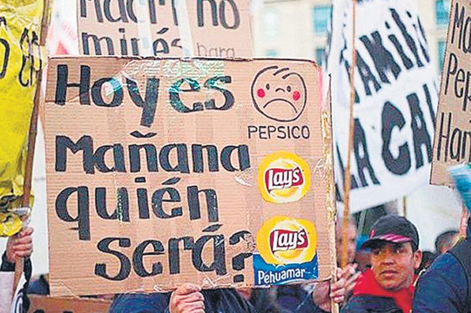 Los trabajadores de PepsiCo fueron desalojados el jueves de la planta de Vicente López con un violento operativo.