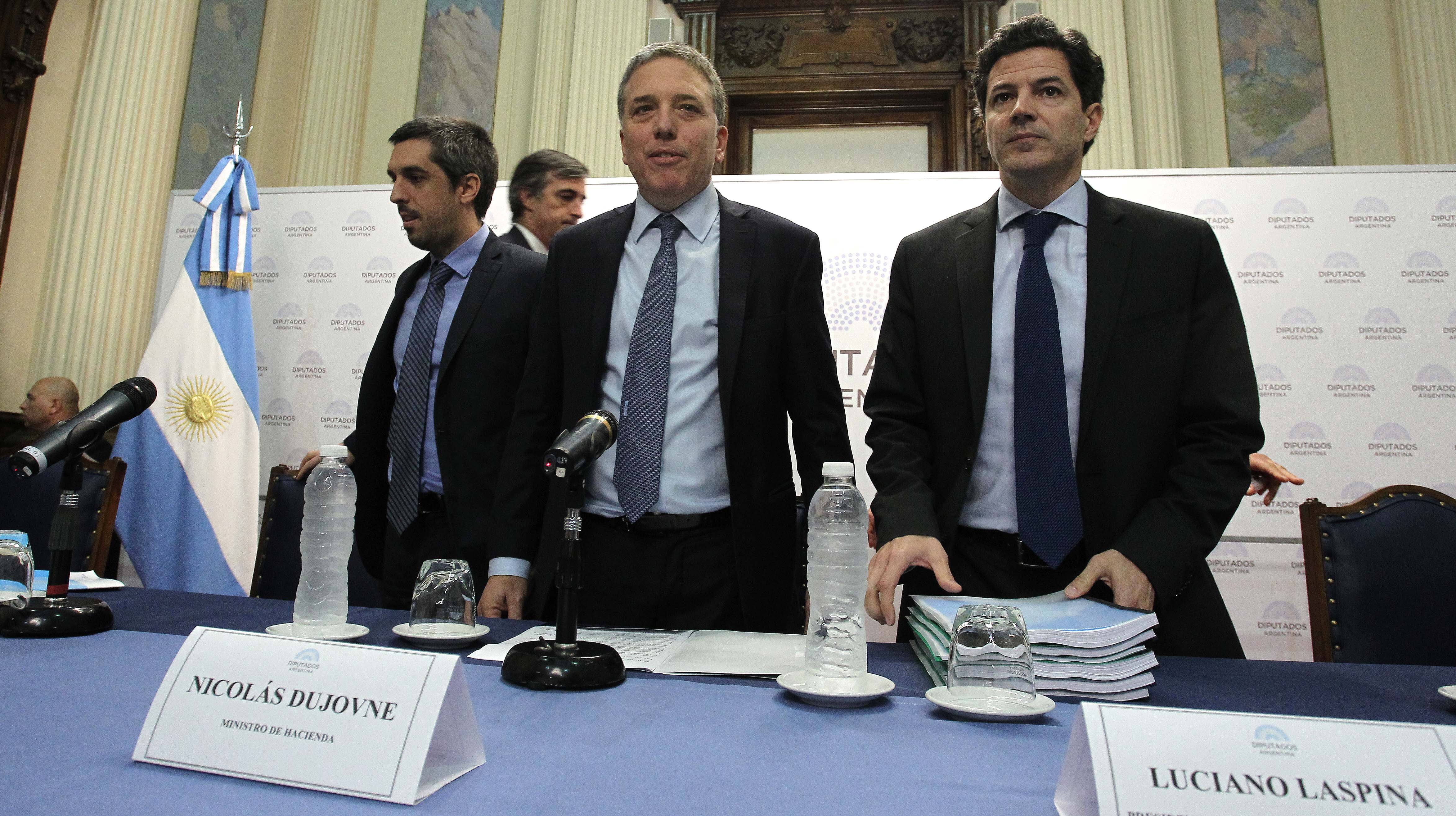 Dujovne deberá volver a Diputados en septiembre para presentar el nuevo presupuesto.