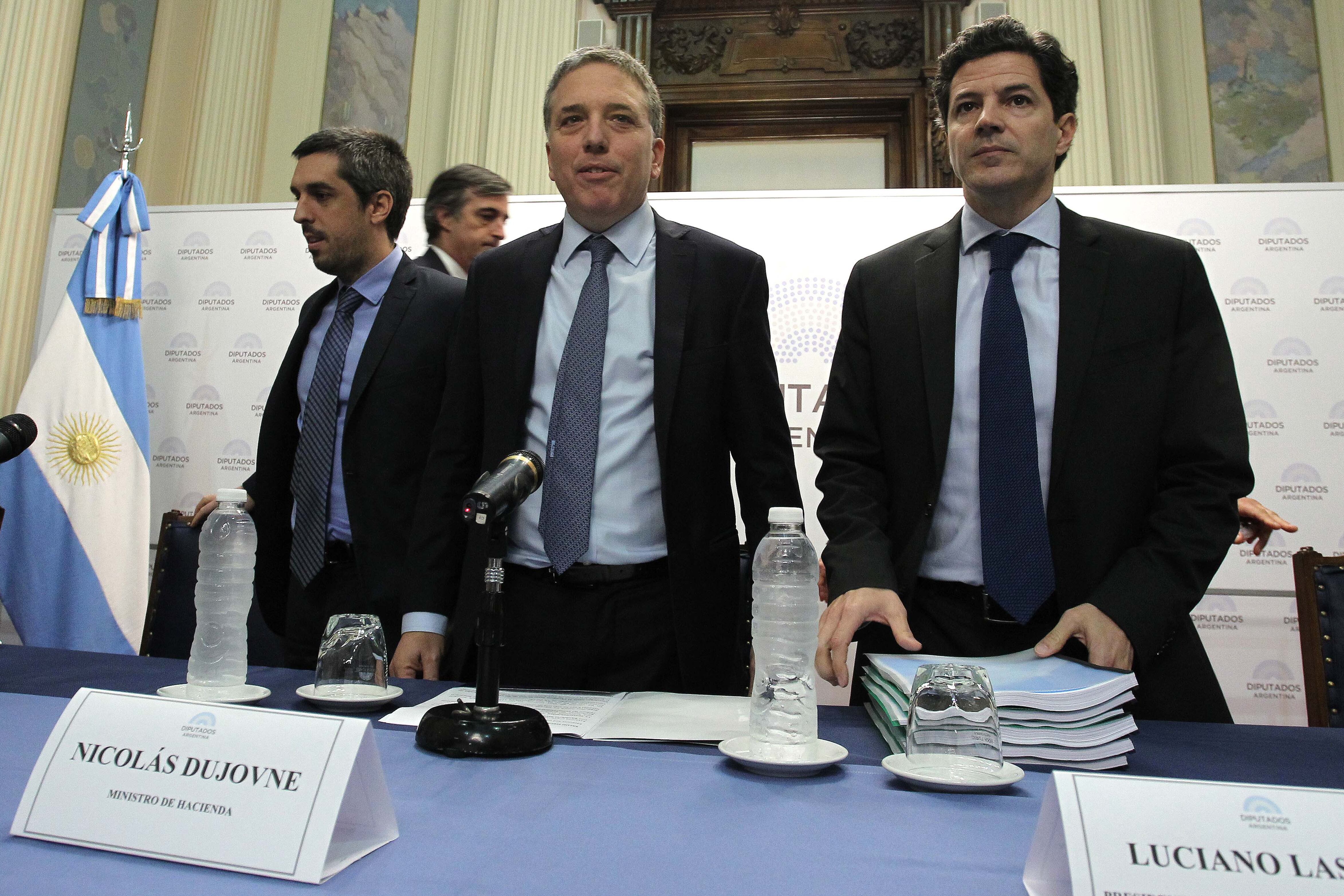 Dujovne deberá volver a Diputados en septiembre para presentar el nuevo presupuesto.