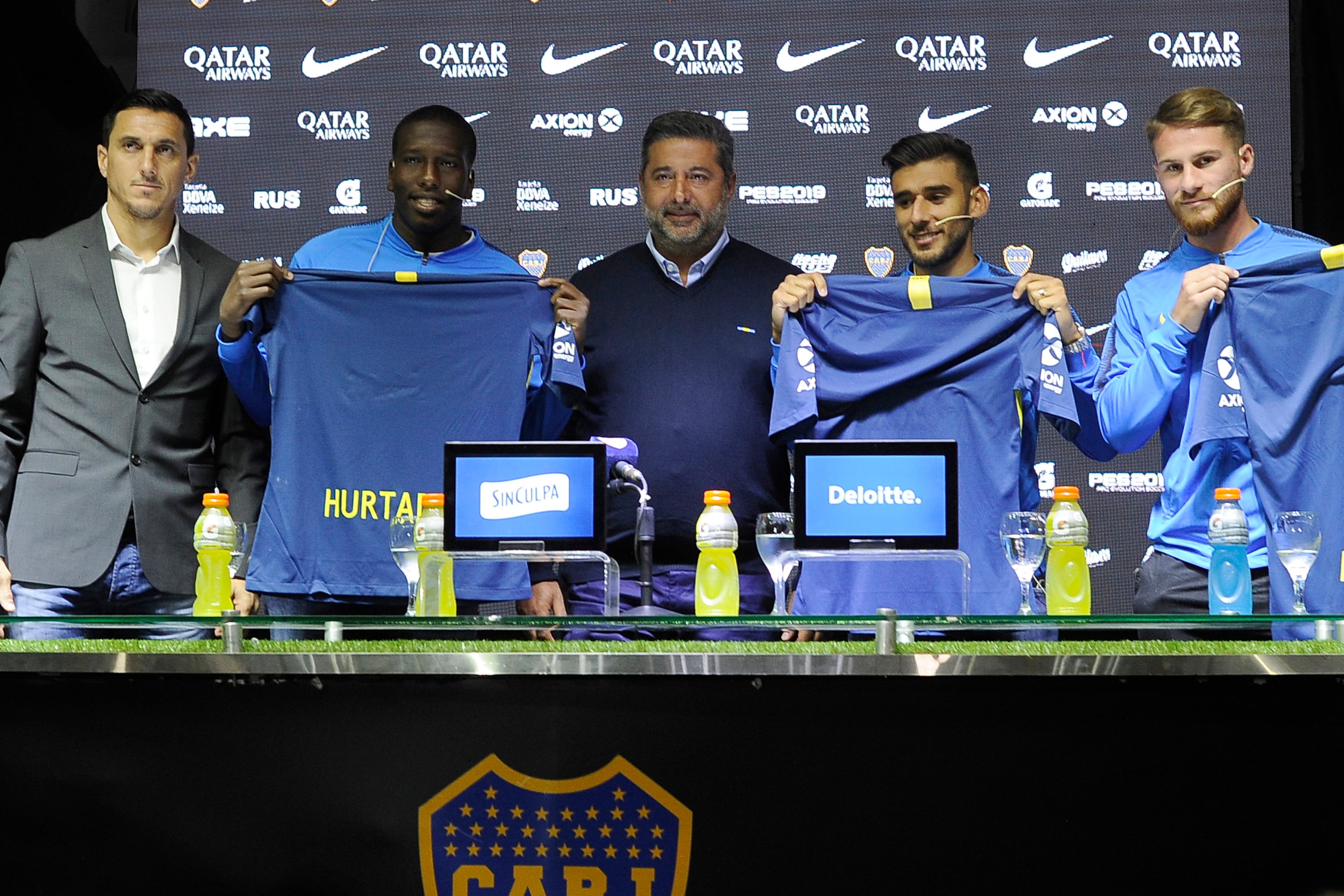 Angelici y Burdisso presentaron a Hurtado, Salvio y Mac Allister.