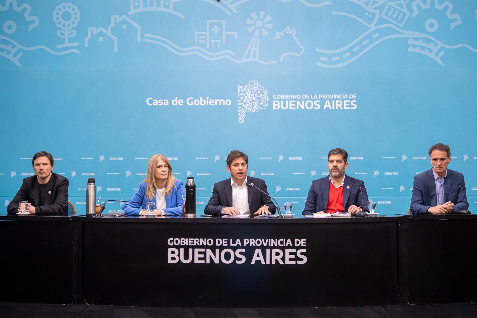 Axel Kicillof junto a Augusto Costa, Verónica Magario, Carlos Bianco y Gabriel Katopodis.