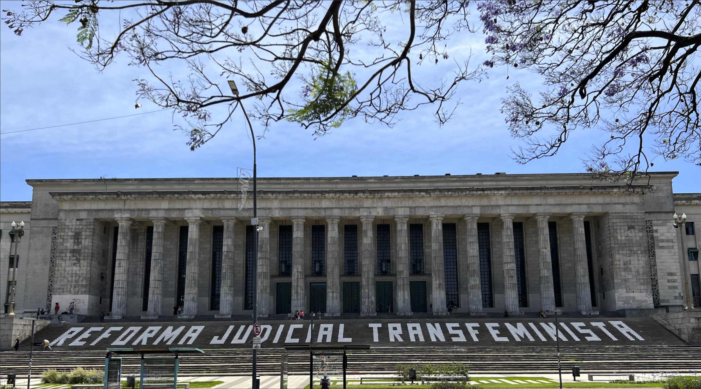 La pintada fue realizada con material ecológico, es lavable