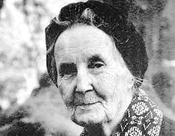En 1986 fallece Alicia Moreau de Justo a los 100 años. Reconocida médica, militante del feminisimo y del Partido Socialista.