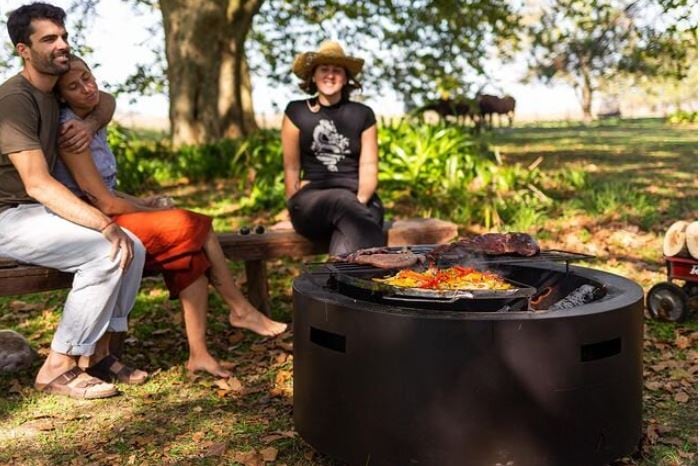 Los fogoneros de Angaro Desing comenzaron a producirse en 2016, cuando una joven psicóloga de Pilar decidió emprender en un rubro masculinizado. (Foto: Angaro Design)