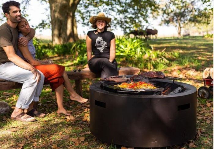 Los fogoneros de Angaro Desing comenzaron a producirse en 2016, cuando una joven psicóloga de Pilar decidió emprender en un rubro masculinizado. (Foto: Angaro Design)