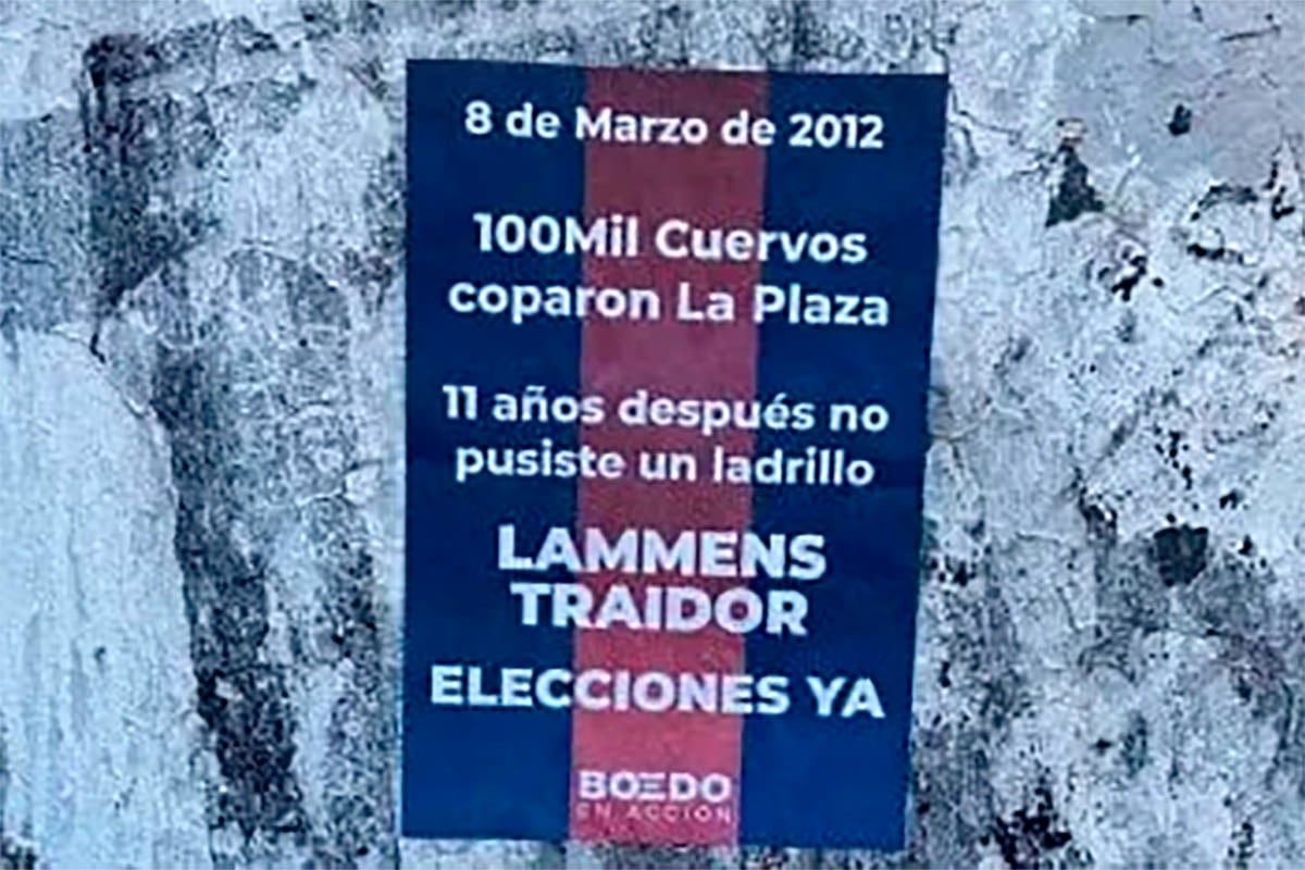 Los afiches que aparecieron en las últimas horas contra Lammens. 