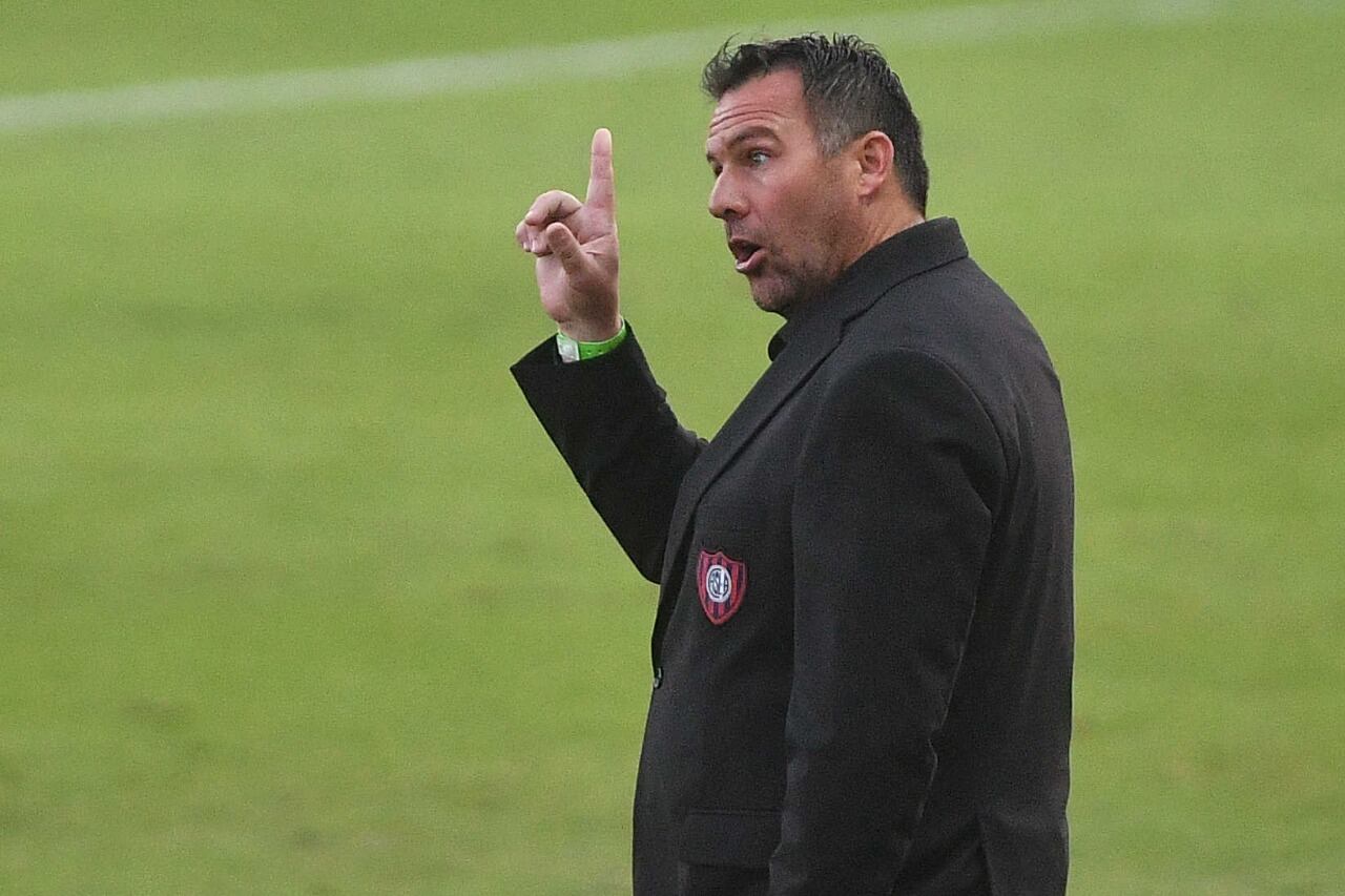 El entrenador Diego Dabove.