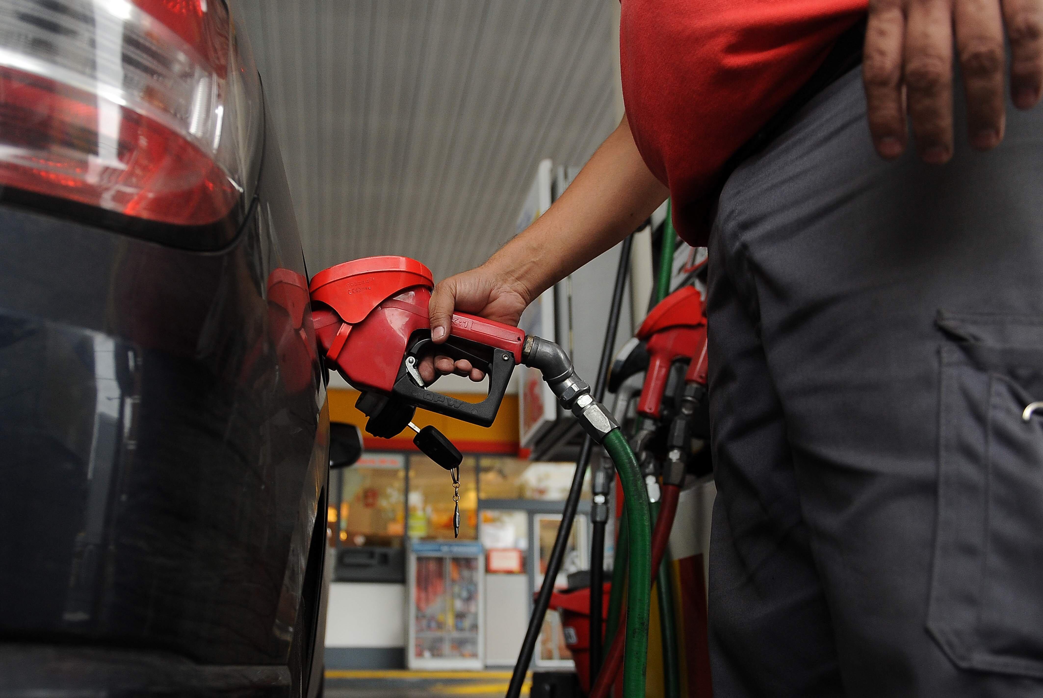 En 2017 llegarán nuevos aumentos en las naftas.