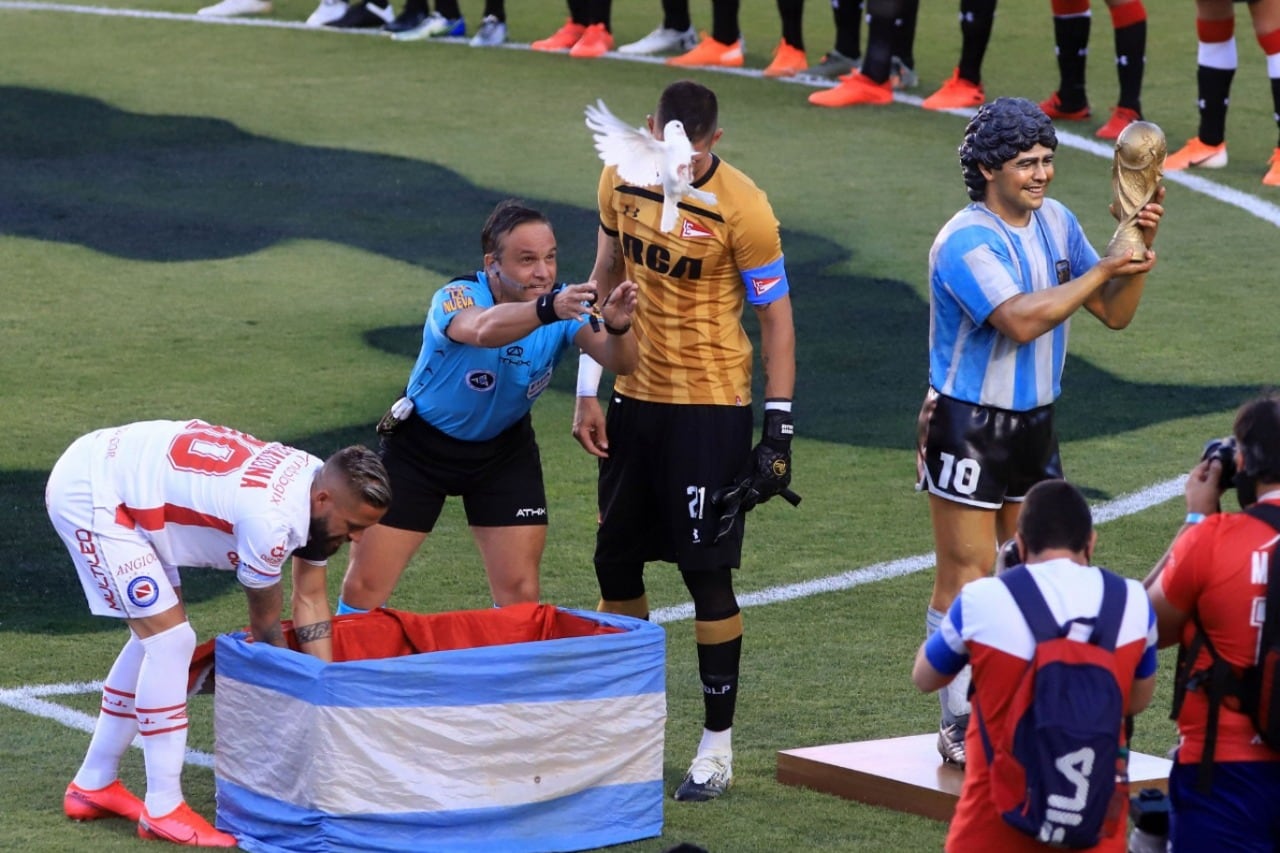 El homenaje a Maradona en Argentinos Juniors.