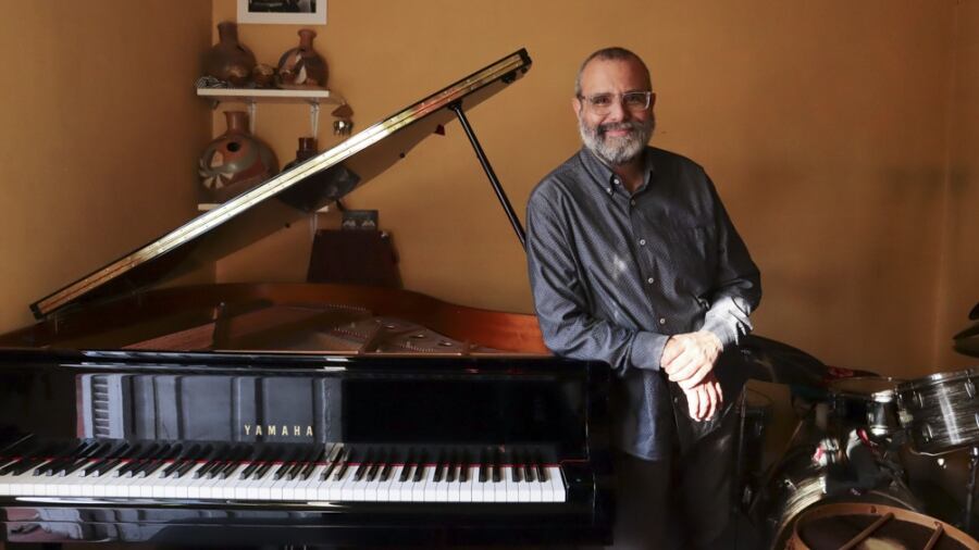 Hernán Ríos logró dejar su huella de músico argentino: el pianista de Lomas de Zamora lanzó cinco discos durante el 2021.