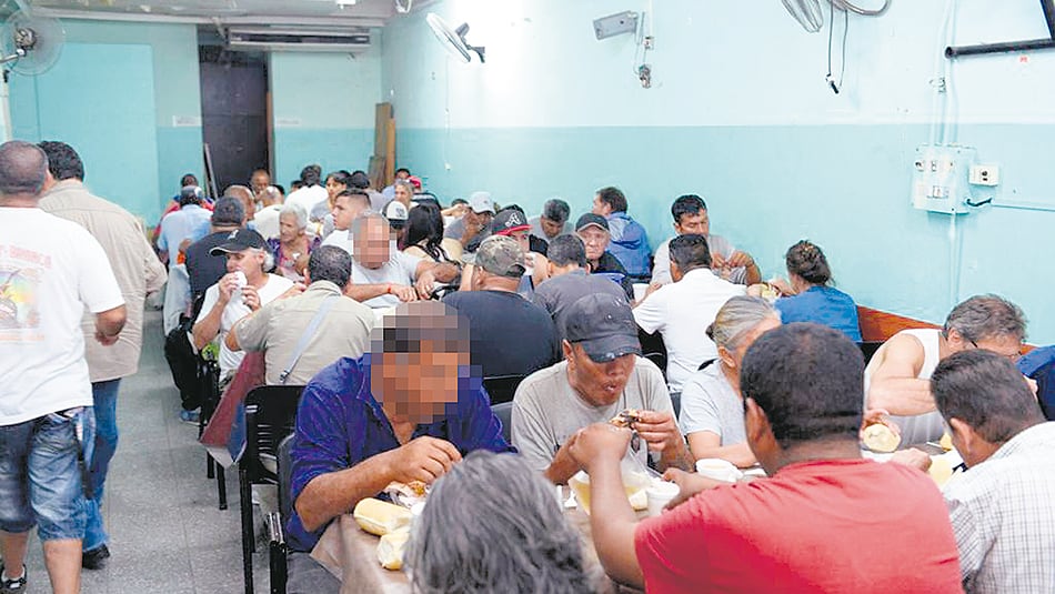 Un comedor de Flores que ya piensa abrir otro turno.