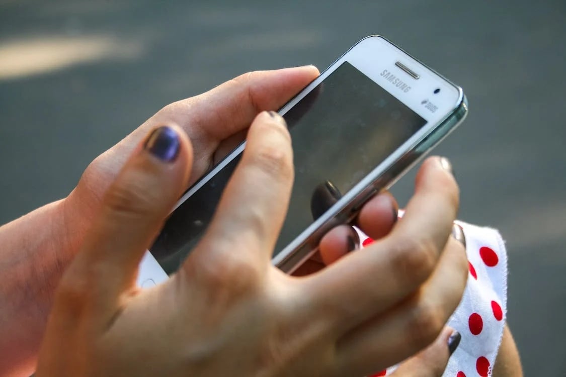 El primer video de YouTube, subido por Jawed Karim, acumula más de 227 millones de reproducciones. Imagen: Pexels.