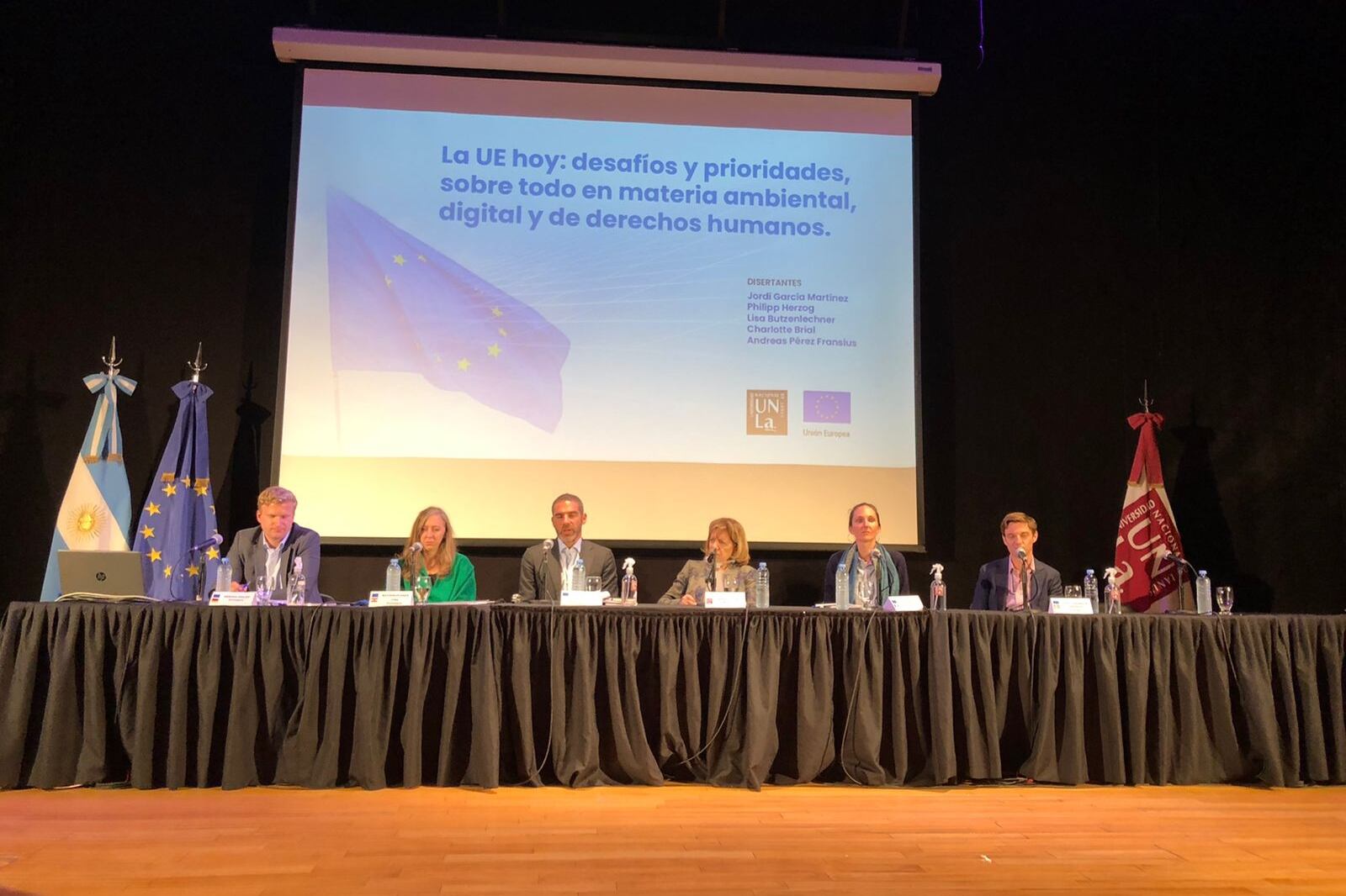 Representantes de la UE con la rectora de la UNLa, Ana Jaramillo. 