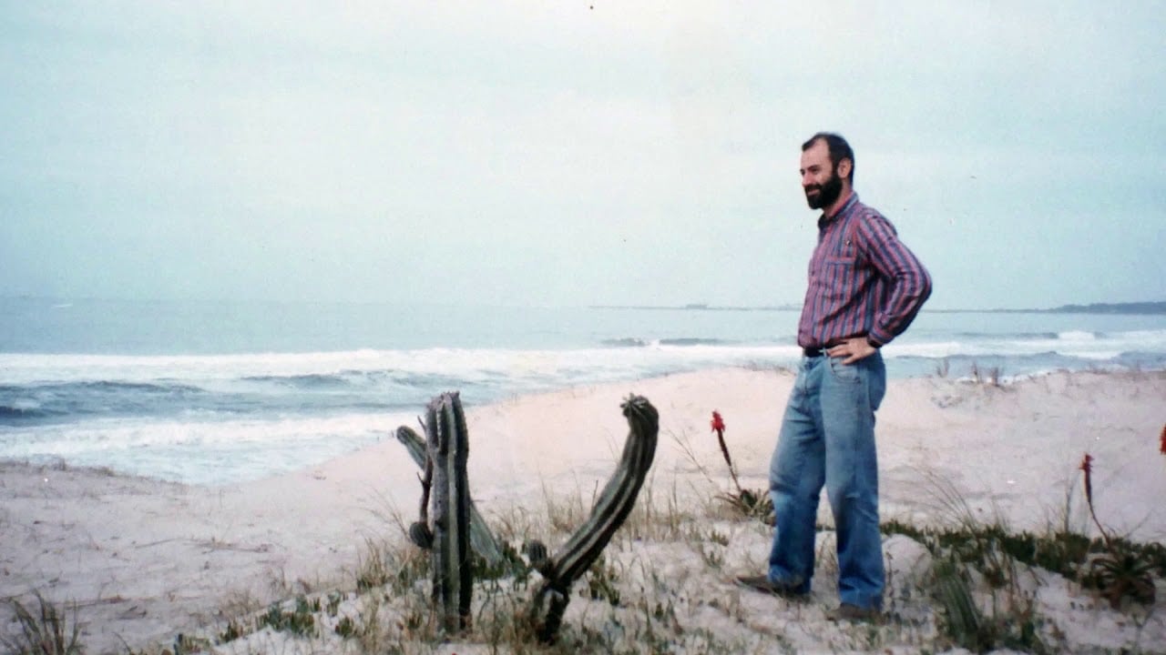 "Entre gatos universalmente pardos", sobre Salvador Benesdra. 