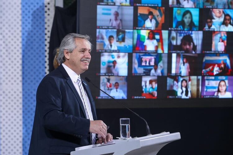 El mandatario, en un momento de la videoconferencia con los alumnos de escuelas primarias del país.