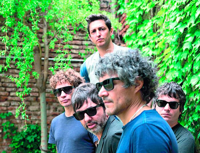 Foto de Cecilia Salas para entrevista de tapa a Babasónicos, 24 de octubre de 2013.