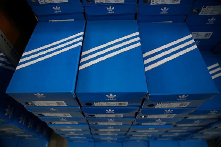 Adidas se promocionó siempre en base a las tres tiras.