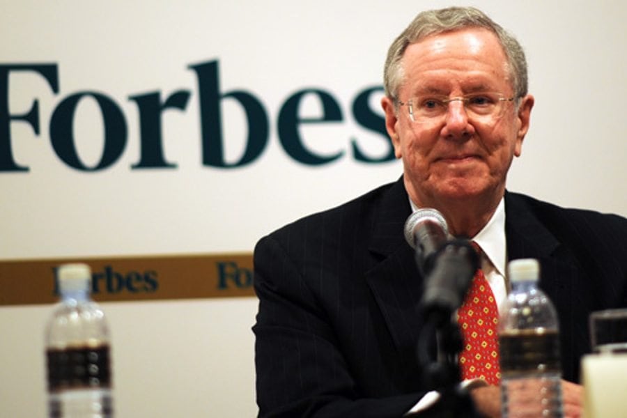 El empresario estadounidense Steve Forbes sugiere "dolarizar ya".