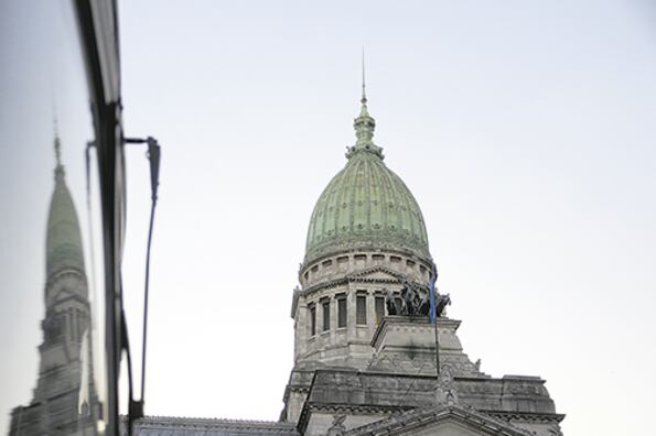 El amparo reclama que las bancas se distribuyan según el censo 2010.