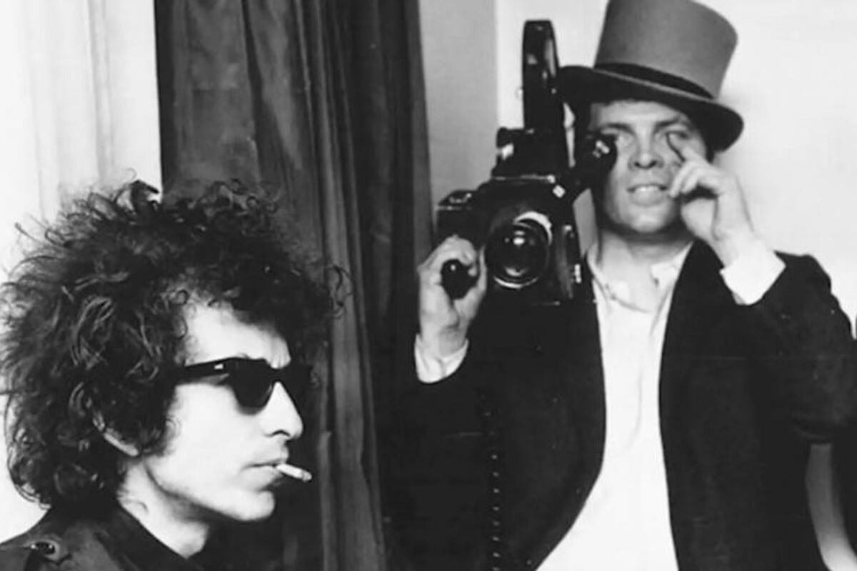 D.A. Pennebaker filma a Bob Dylan para lo que luego sería Don't Look Back (1967).