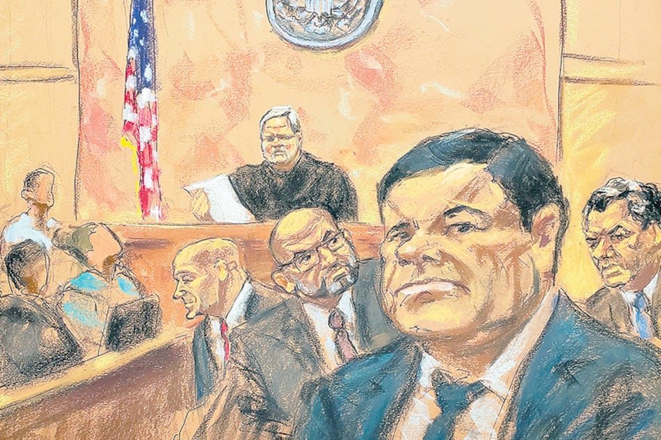 Una ilustración del Chapo Guzmán, vestido de traje, durante la lectura de la sentencia del jurado.