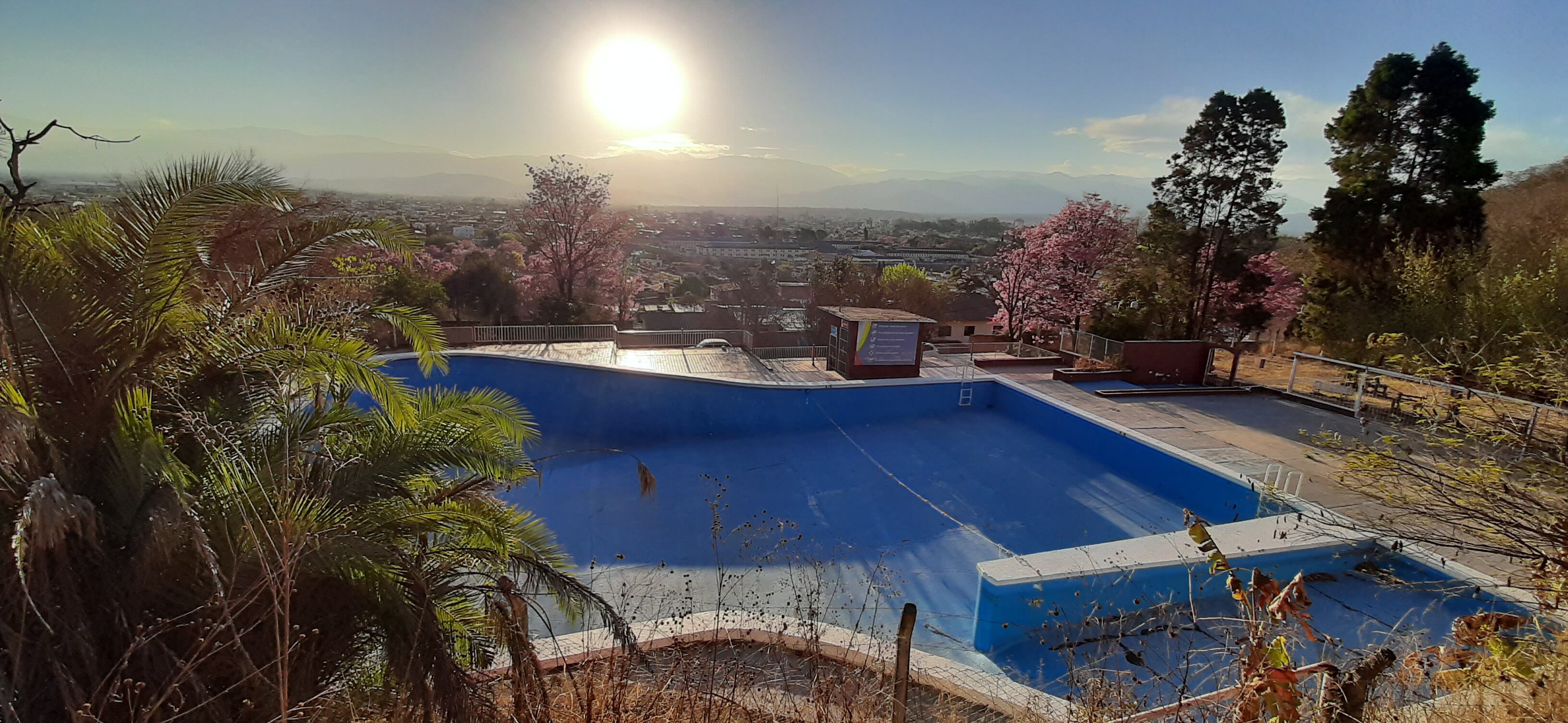 El natatorio vecinal de Villa Las Rosas 