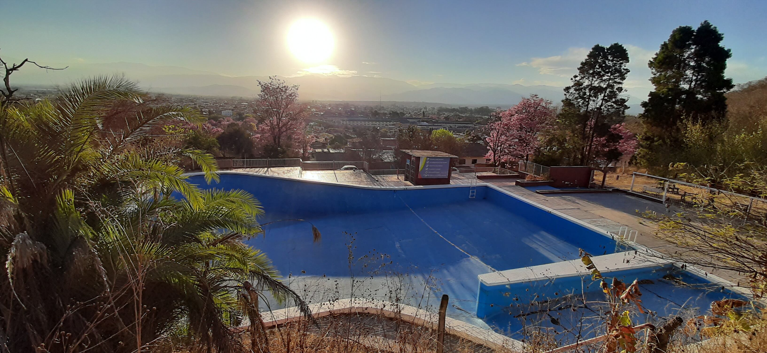 El natatorio vecinal de Villa Las Rosas