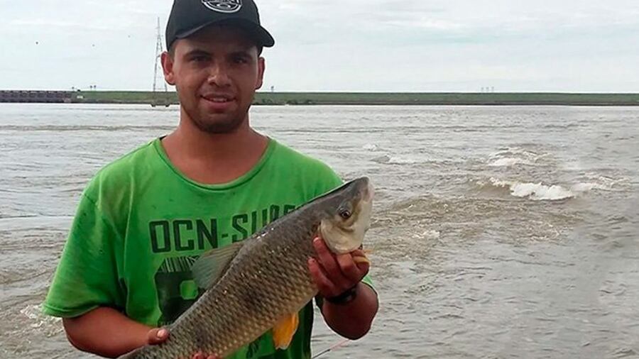 Michel Verón, de 26 años, participaba este viernes de un almuerzo en el Club de Suboficiales del Ejército en Apóstoles para celebrar su egreso y fue sometido a un "bautismo".