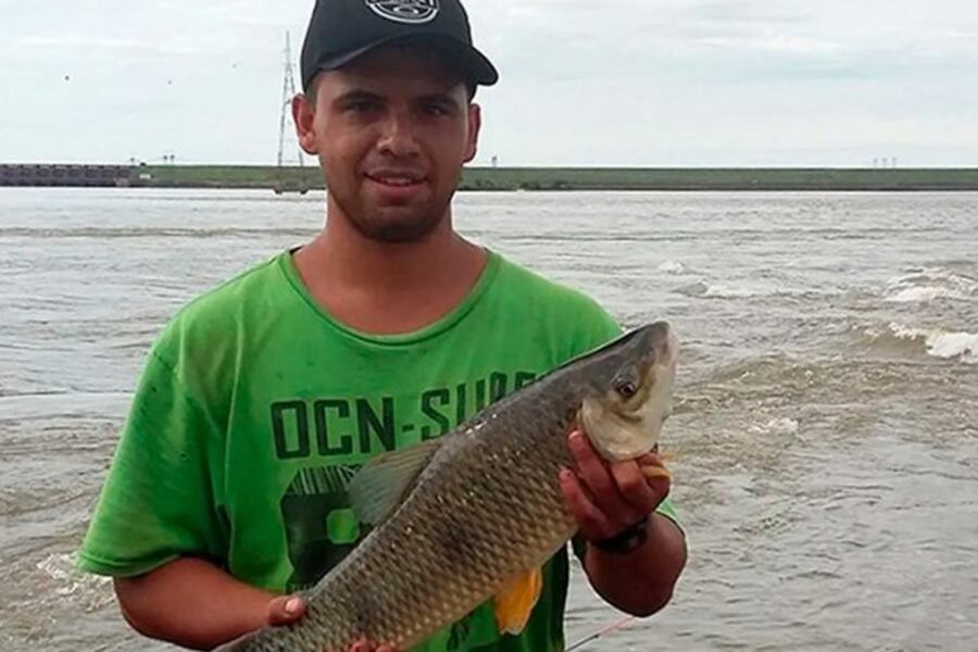 Michel Verón, de 26 años, participaba este viernes de un almuerzo en el Club de Suboficiales del Ejército en Apóstoles para celebrar su egreso y fue sometido a un "bautismo".