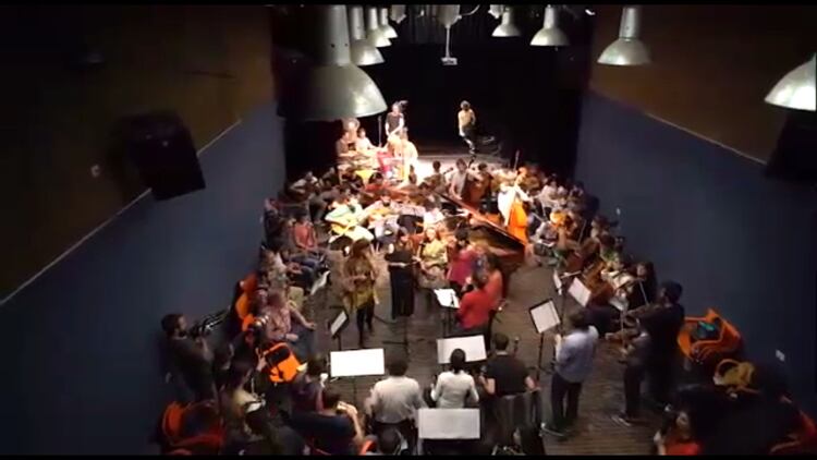 Juan Falú participó en la composición del tema musical.