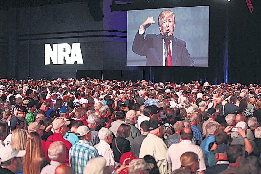 Trump habla en la convención de la Asociación del Rifle, uno de sus lobbies favoritos.
