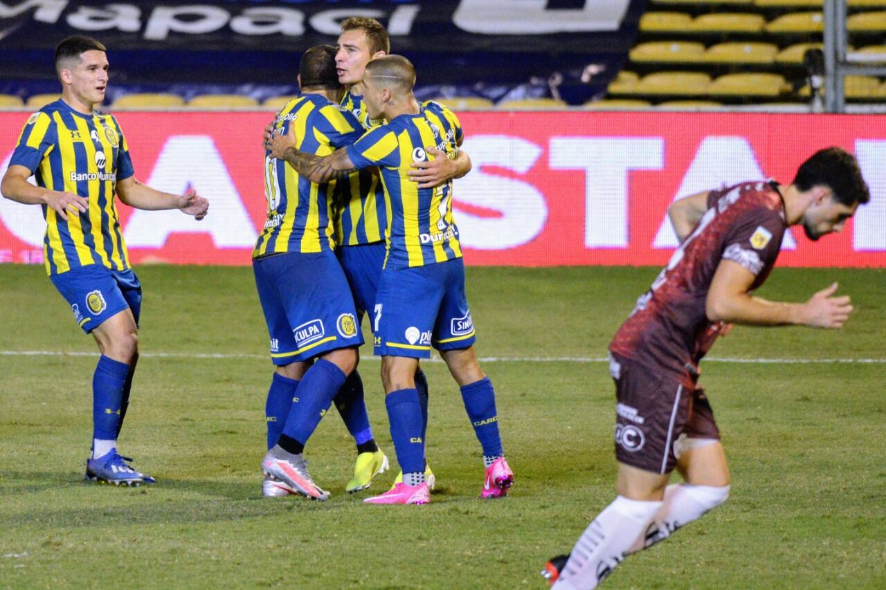 Central festeja el gol de Ruben.