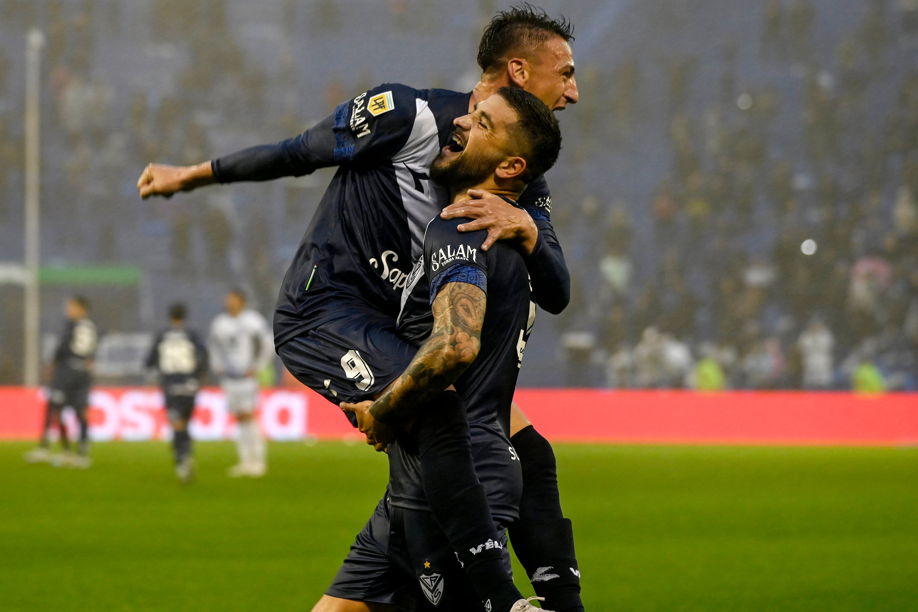 Braian Romero inicia la gran goleada del Fortín en Liniers