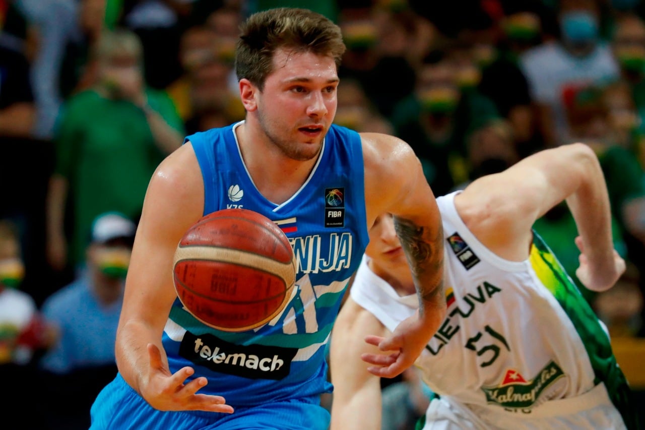 Doncic despelgó toda su magia y Eslovenia se clasificó por primera vez a unos Juegos