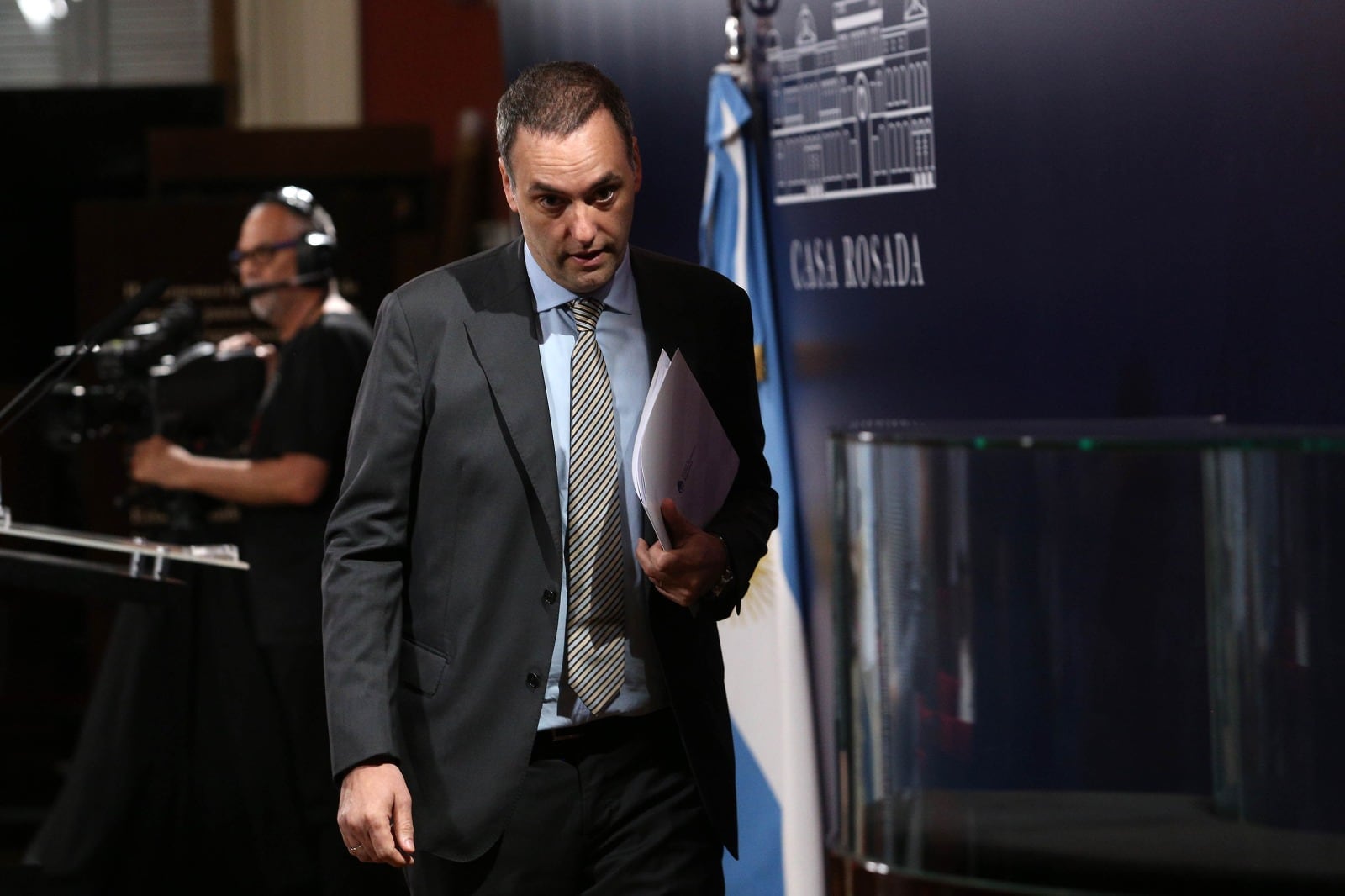 Adorni, encargado de dar a conocer la eliminación de estos fondos.